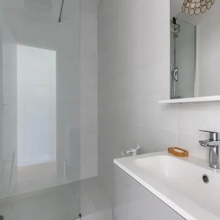 Bright Spacious T4 Near Beach And Center Apartment *