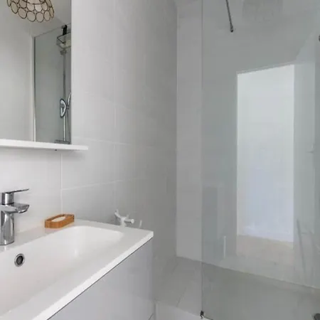 Bright Spacious T4 Near Beach And Center Apartment *