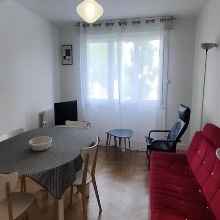 Apartment Bright Spacious T4 Near Beach And Center *